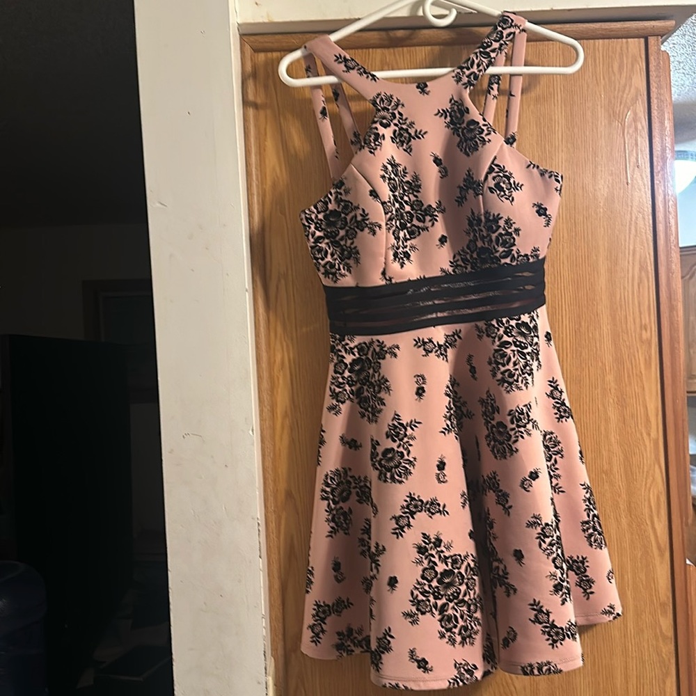 City studio dress  sz6 youth